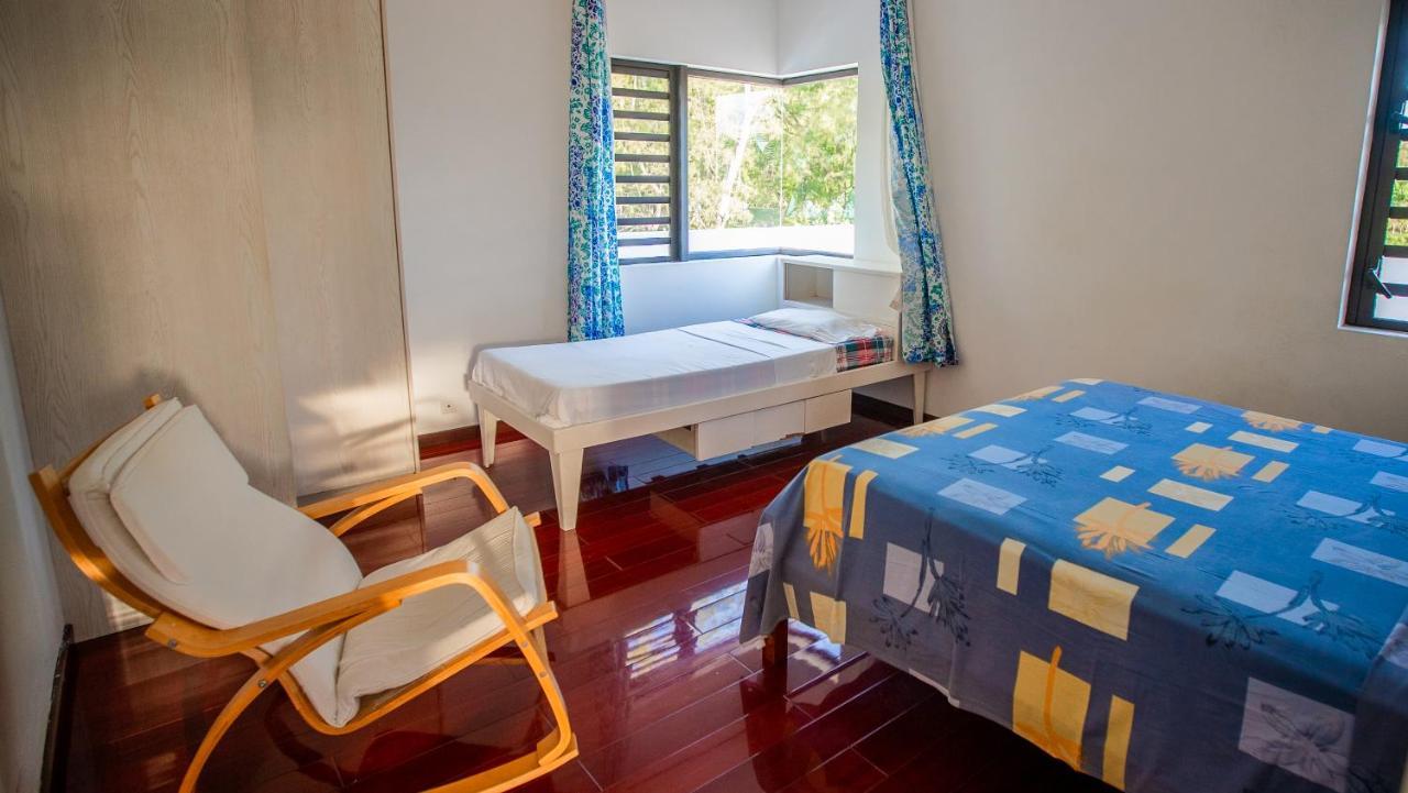 Villa Angelou - Sunlit Beach Getaway With Pool And Wifi Belle Mare Bagian luar foto